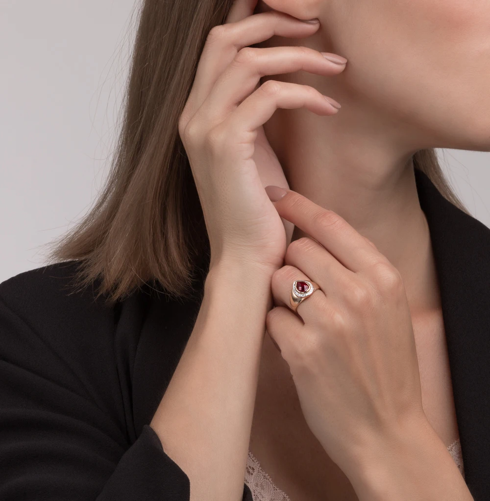 Золотое кольцо с рубином и бриллиантами SUNLIGHT проба 585|Кольца| |