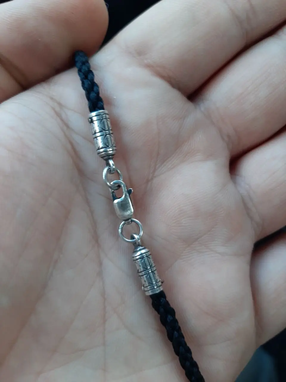 Шнурок из вощеного шелка (гайтан) с серебряным замком. Серебро 925 пр. Цвет замка и