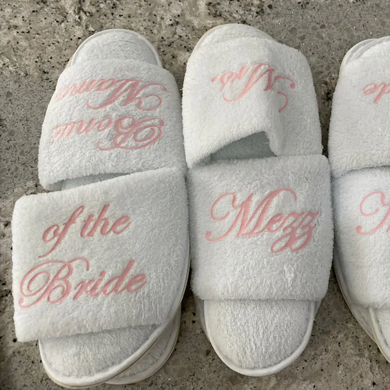 Шлепанцы для невесты и подружки индивидуальные Тапочки с именем свиданием