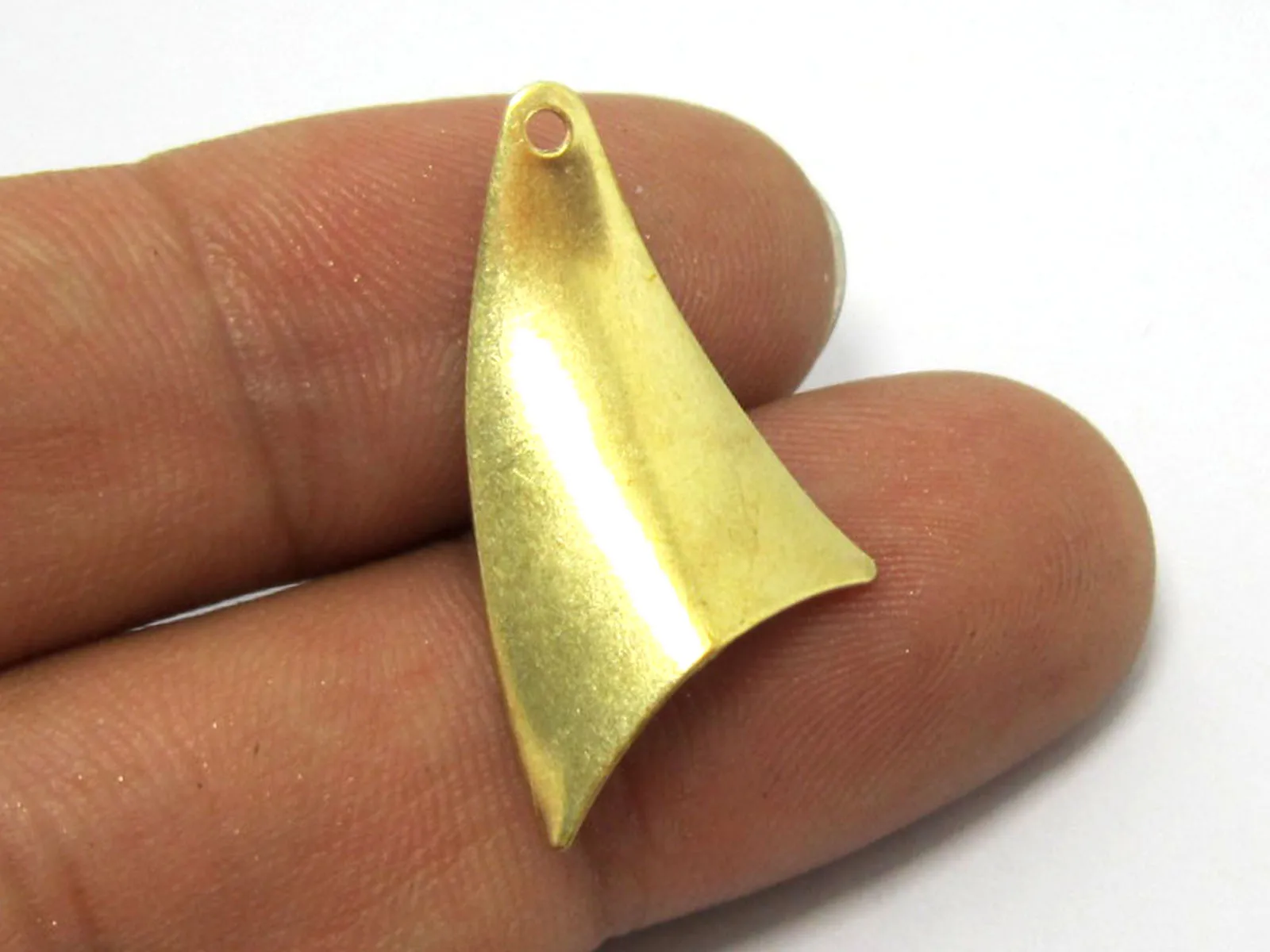 

50 шт, латунный кулон 28,5x16 мм, необработанные латунные треугольные серьги-подвески R581