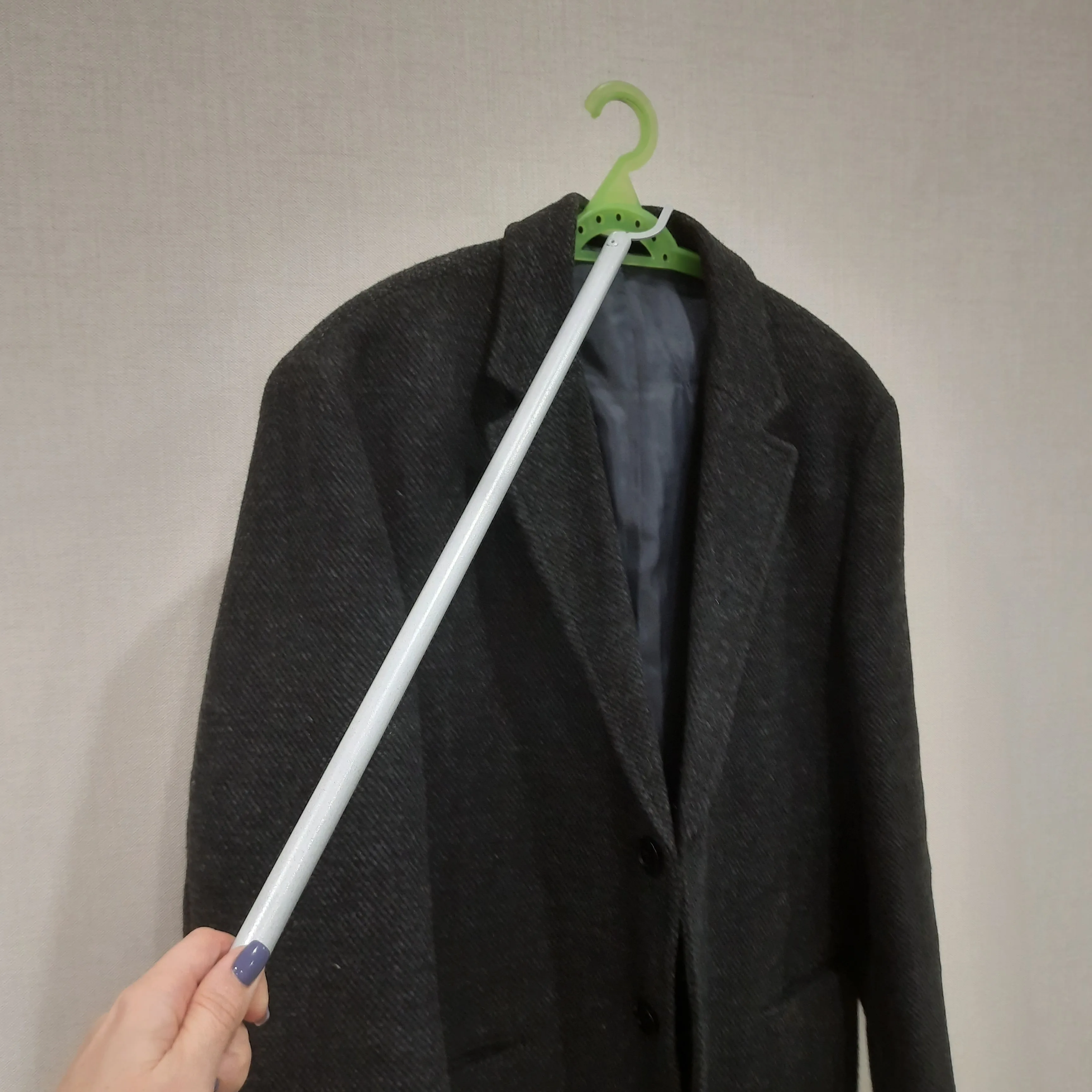 Устройство для снятия вешалок с одеждой вилка гардеробных палка-съемник |