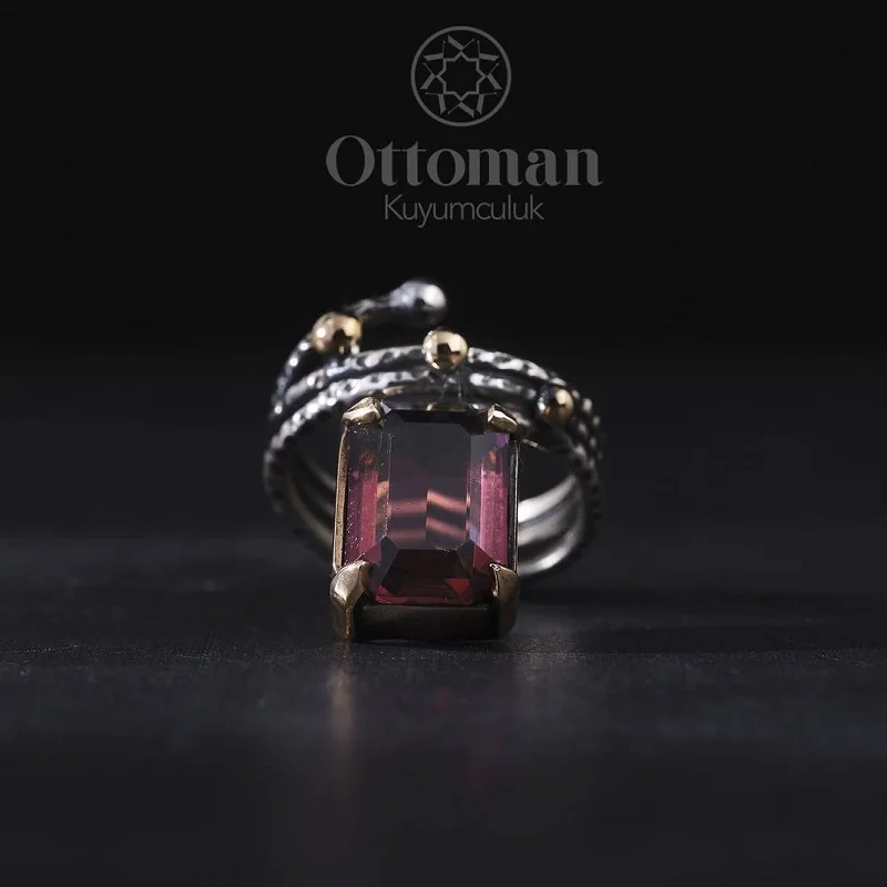 Women's Ring with Zultanite Stone The Structure of the Original Natural Red Eye-Catching Zultanite Stone, Which Changes 7 Colors