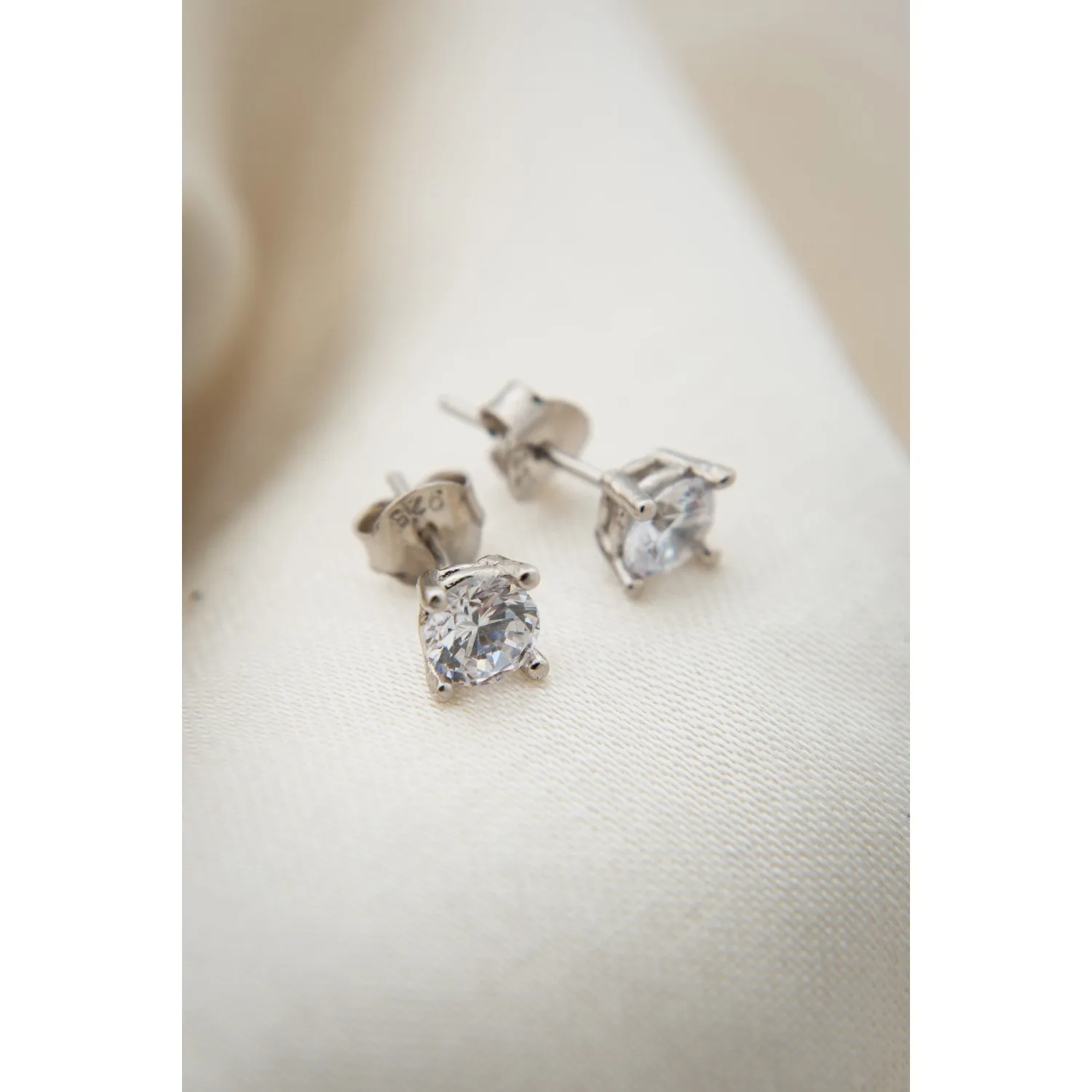 

Women's Solitaire Model 925 Sterling Silver Earrings Made Turkey Stylish Design Does Not Tarnish HBV000015TOWX