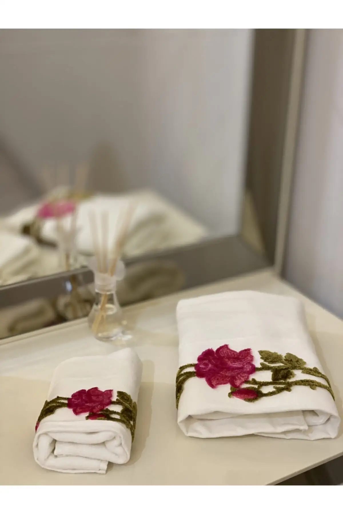 

YOUR TOWEL SET WITH QUALITY COLOR TO ADD CHICITY TO YOUR STYLISH TOWEL SET WITH QUALITY OF QUALITY Girl's Towel Se FREE SHİPPİNG