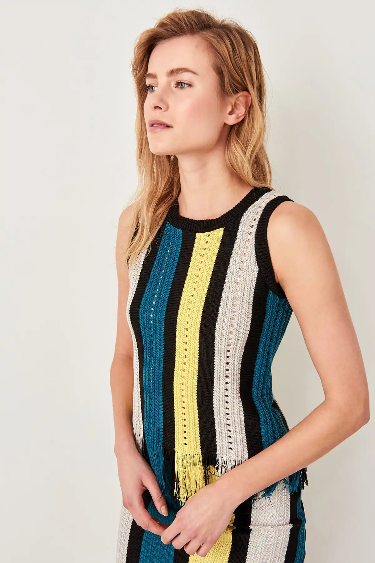 Trendyol разноцветный без рукавов продольные полосатые трикотажные изделия свитер