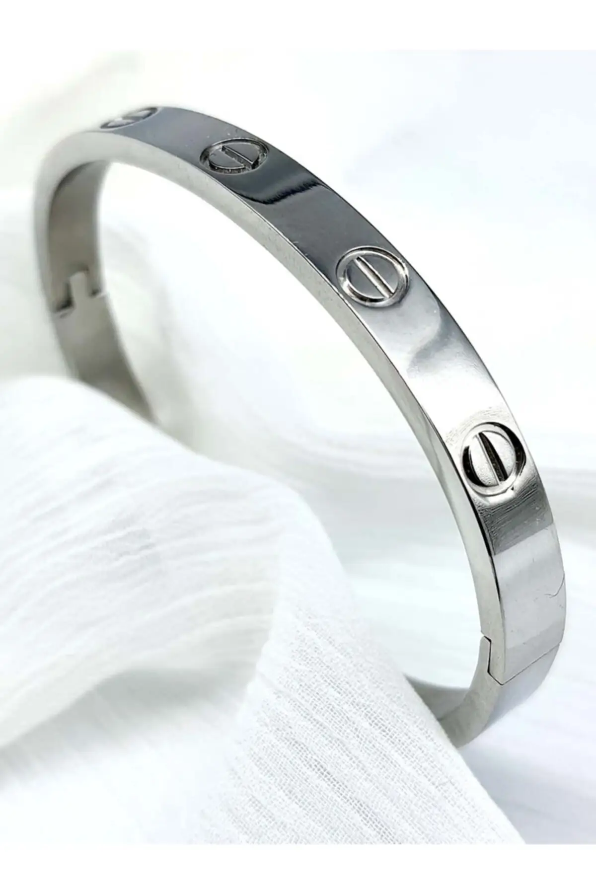 

LUXURY JEWELERY BRACELET FASHION TREND 2021