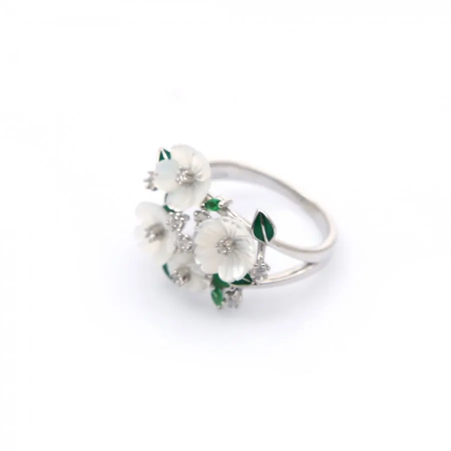 

Gorgeous Green And White Ring With A Touch Of Emerald Mother of Pearl and Zircon Gemstones Free Resize 925 Sterling silver