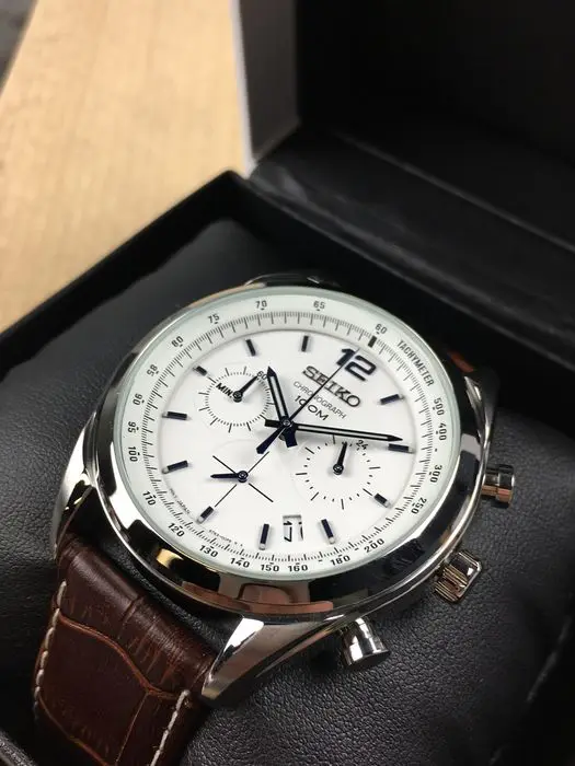 Мужские часы Seiko Neosports SSB095P1 тахометр хронограф циферблат белый 42 мм кожаный