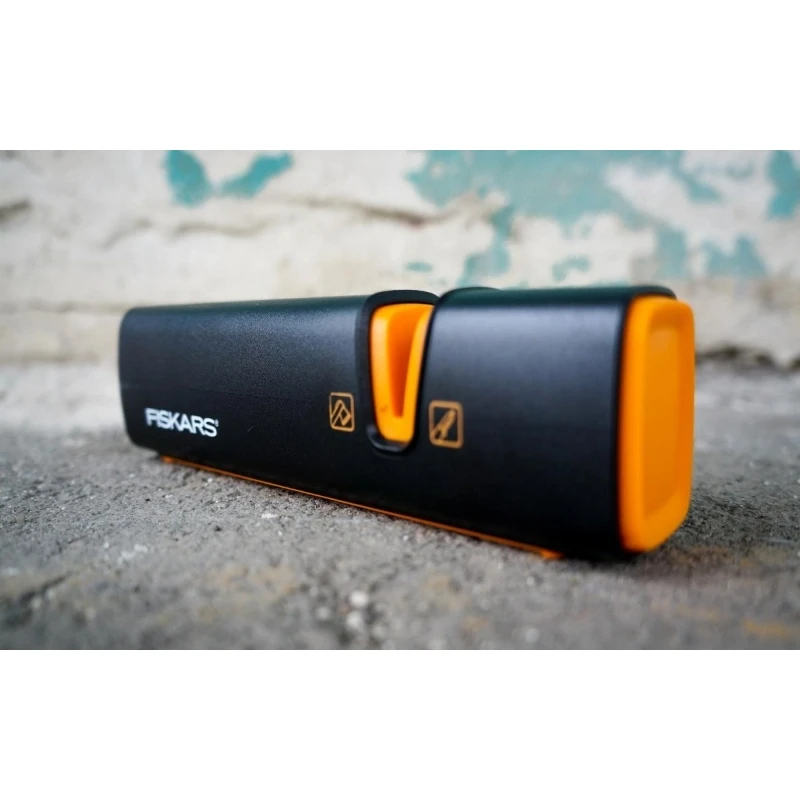 Точилка для топоров и ножей Fiskars Xsharp™ (1000601) | Инструменты