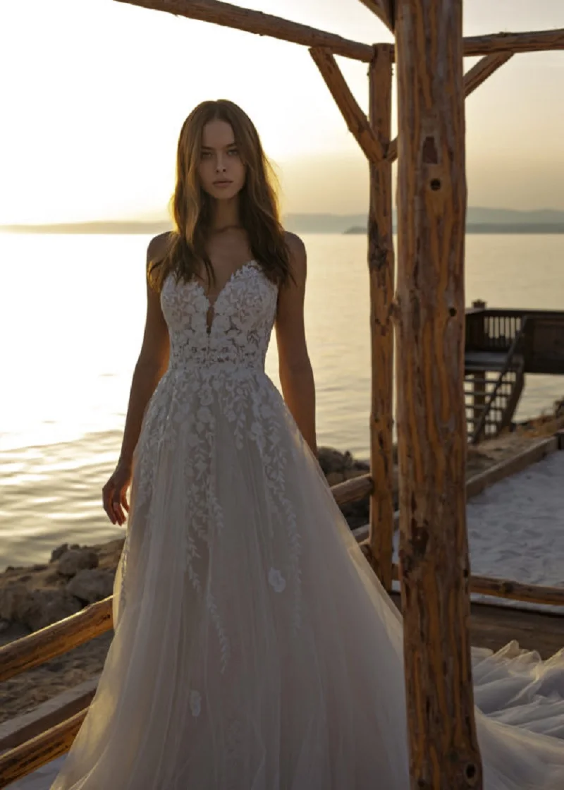 Lace Appliques Boho Tulle Wedding Dresses Spaghetti Strap V-Neck Beach Wedding Dress Princes Bridal Gown 2021 suknia slubna images - 6
