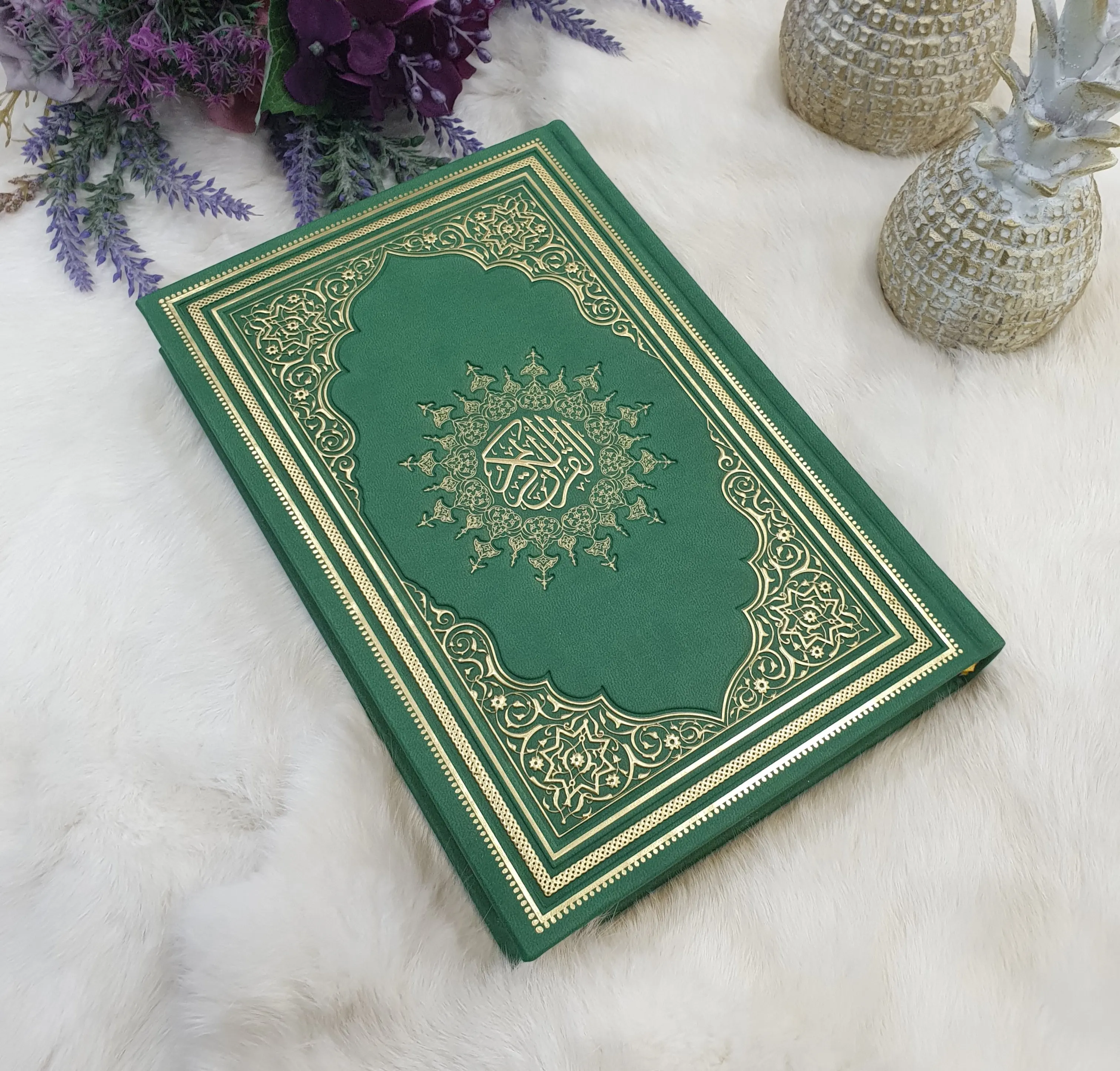 

Исламский мусульманский 17 × 25 см, средний размер, термо, кожаный Коран, зеленый, свободный спалкинг