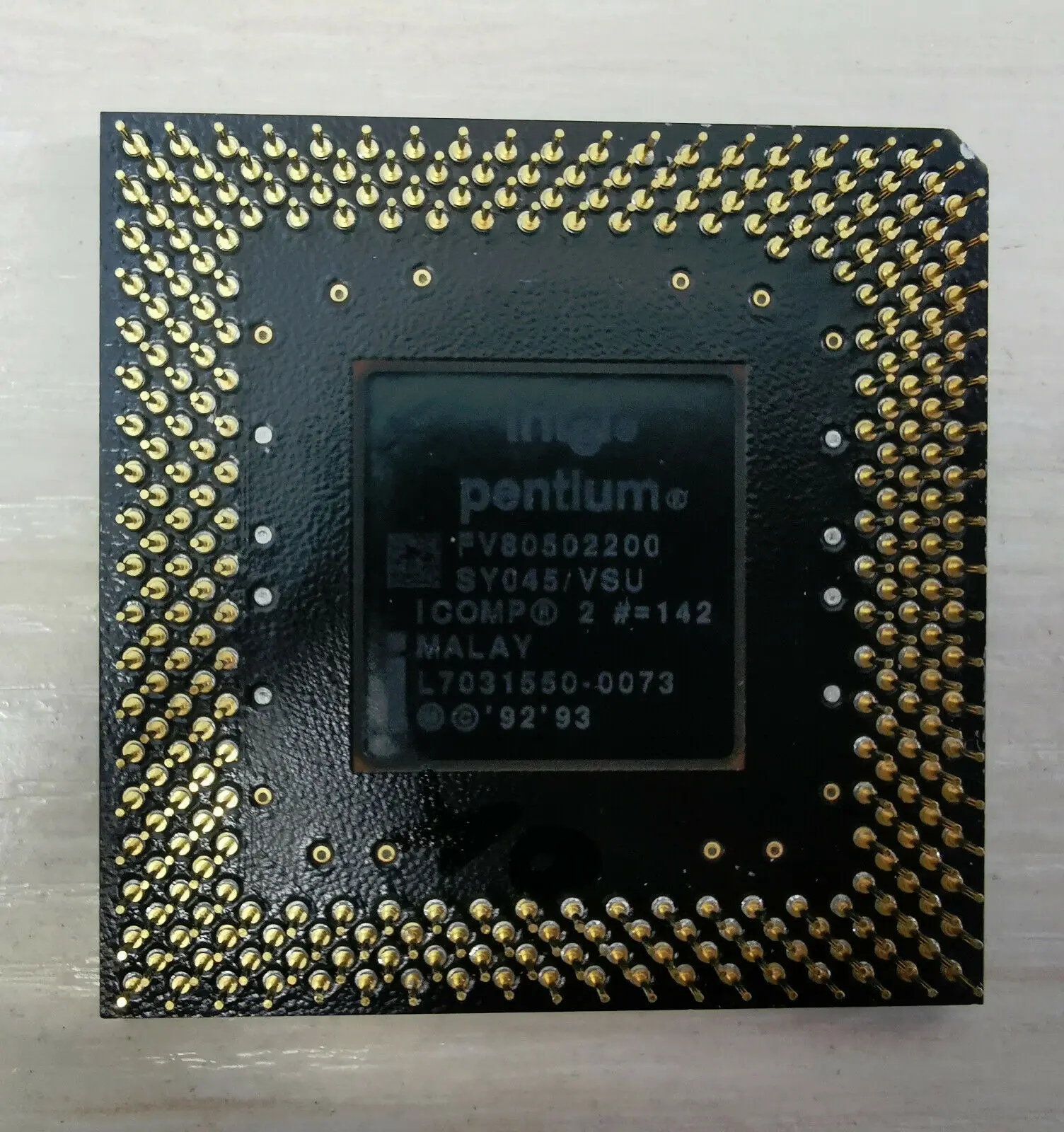 Intel Pentium MMX 200 MHz processor sl23w sl2ry sy045 | CPUs