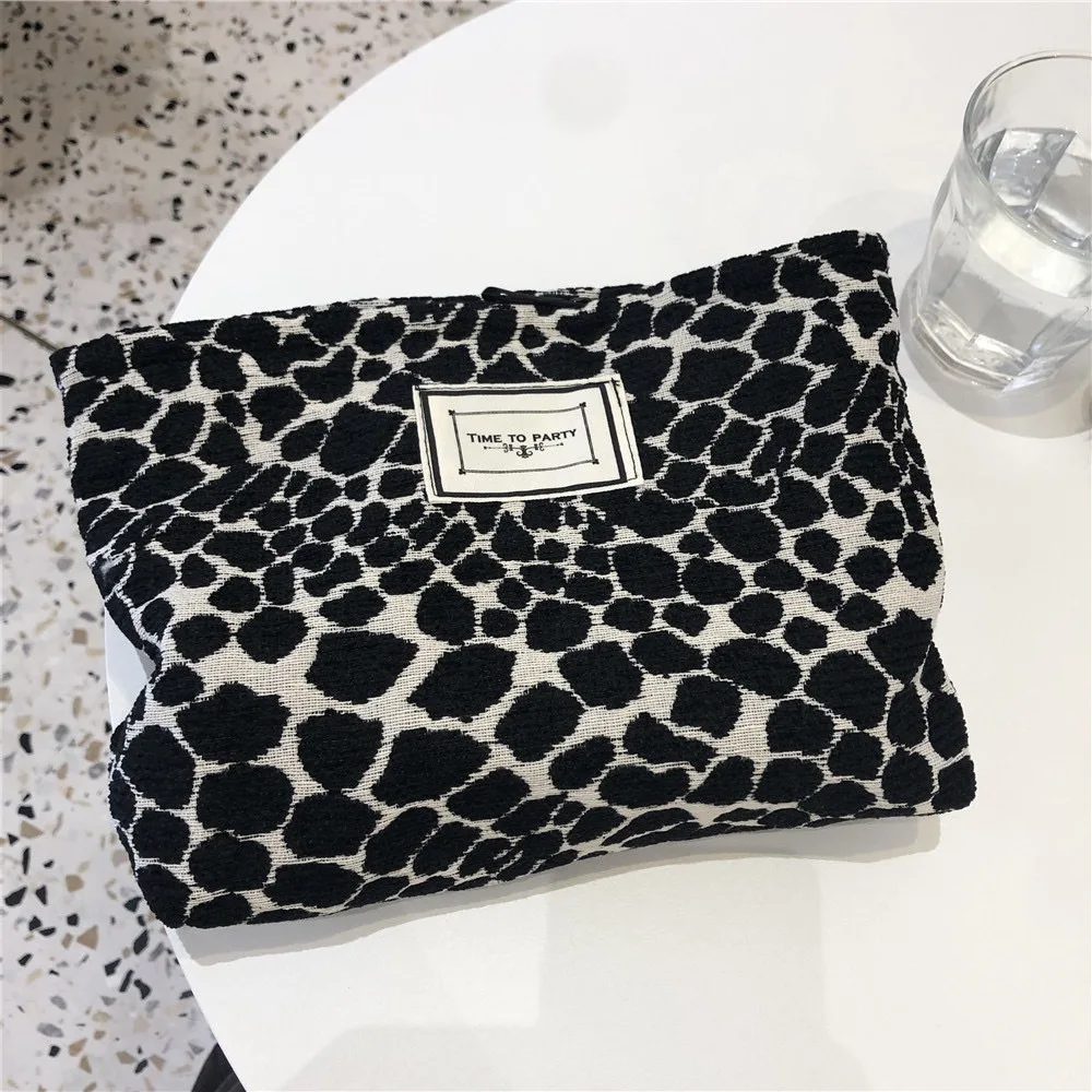

VALTIS Luxury Large Women Leopard Cosmetic Bag Canvas Waterproof Zipper Make Up Bag Travel Washing Makeup Organizer Beauty Case
