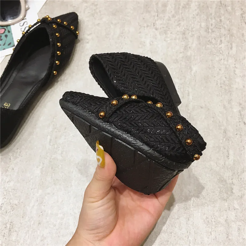 

2021 New Spring Summer Rivets Women Flats Pointed Toe Shallow Mouth Flat Shoes Soft Bottom Black Beige Big Size 9 9.5