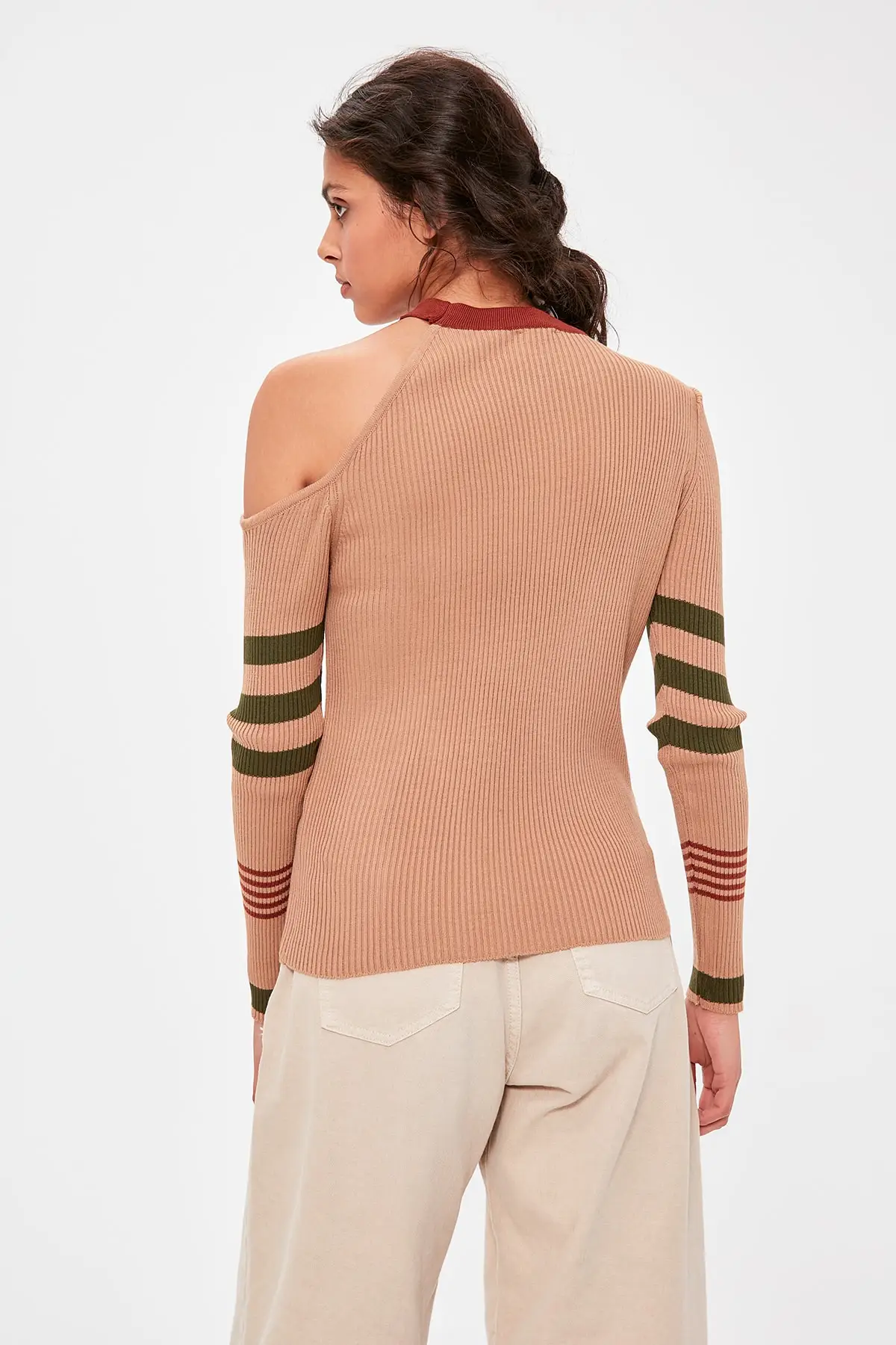 

Trendyol Brown Shoulder Detailed Knitwear Sweater TWOAW20XS0015