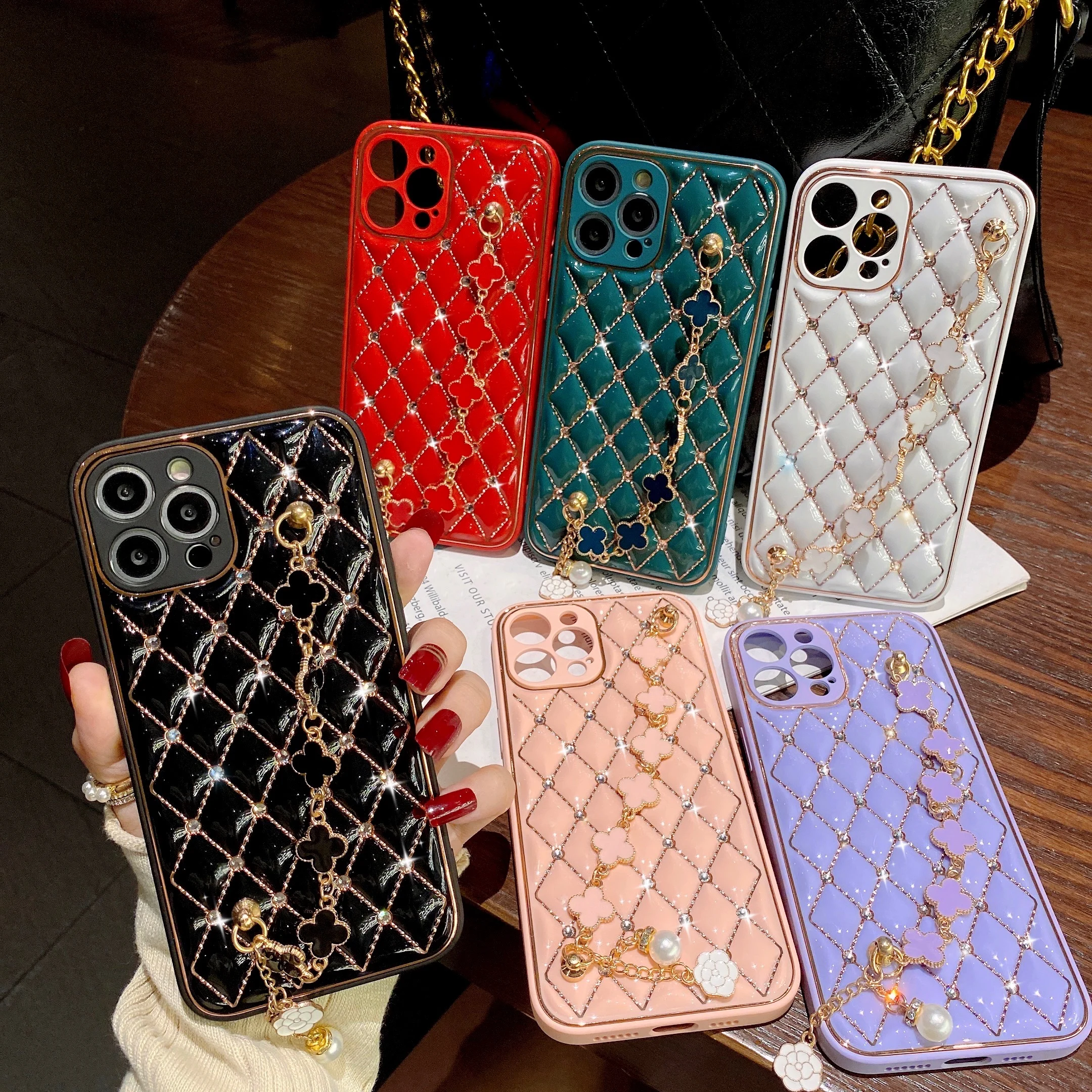 

Luxurious transparent iPhone, 11 12, removable adjustable has become cusramda Indira Indian control control control with luxury clear iPhone, three colors available, size XR seven eight plus se 2020, transparent protective ケーススマー