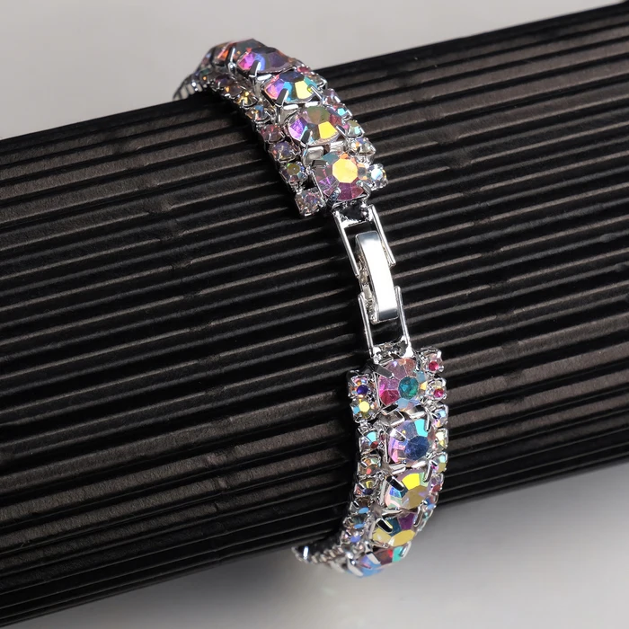Браслет со стразами &quotСеверное сияние&quot змейка цвет радужный в серебре L=18см |
