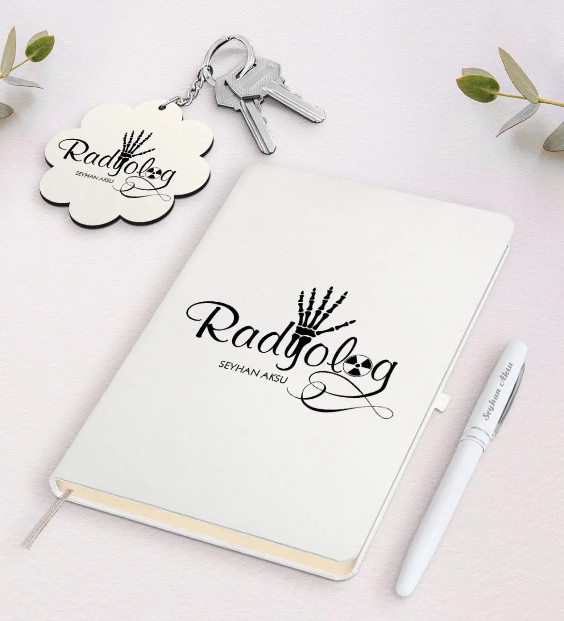 

Personalized Radiologist White Notebook Pen and Keychain Gift Set Reliable Quality Cost Effective Moment Book Souvenir Simple
