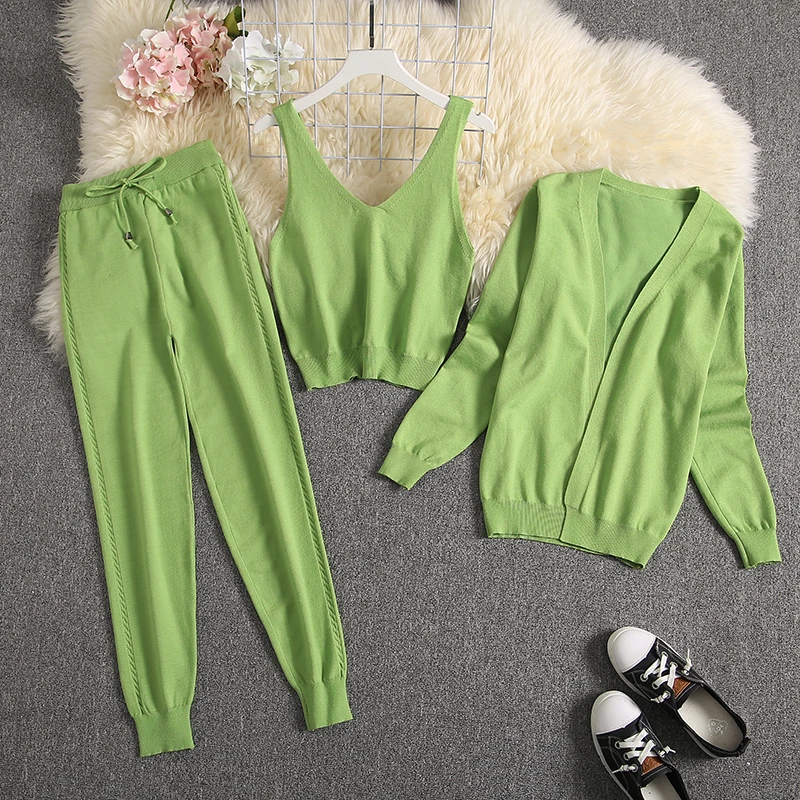 Женский трикотажный костюм ALPHALMODA кардиганы + кофта брюки карамельных цветов