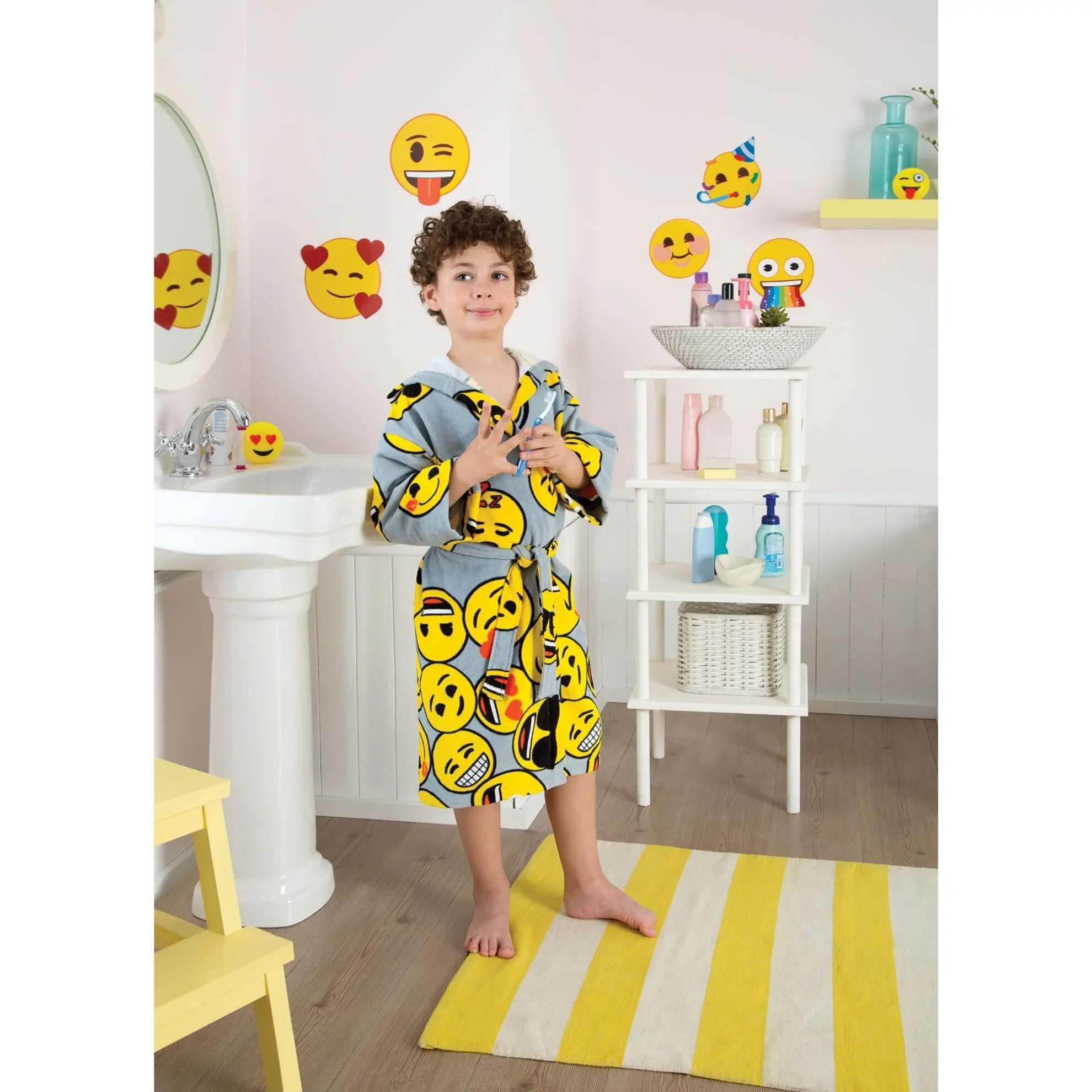 

Банные халаты для мальчиков и девочек 4-6 , 8-10 лет