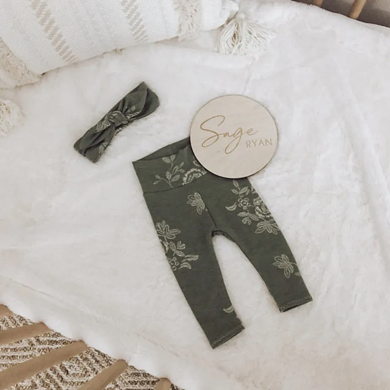 Круглый лазерные имя ребенка знак пользовательские гравировка на дереве