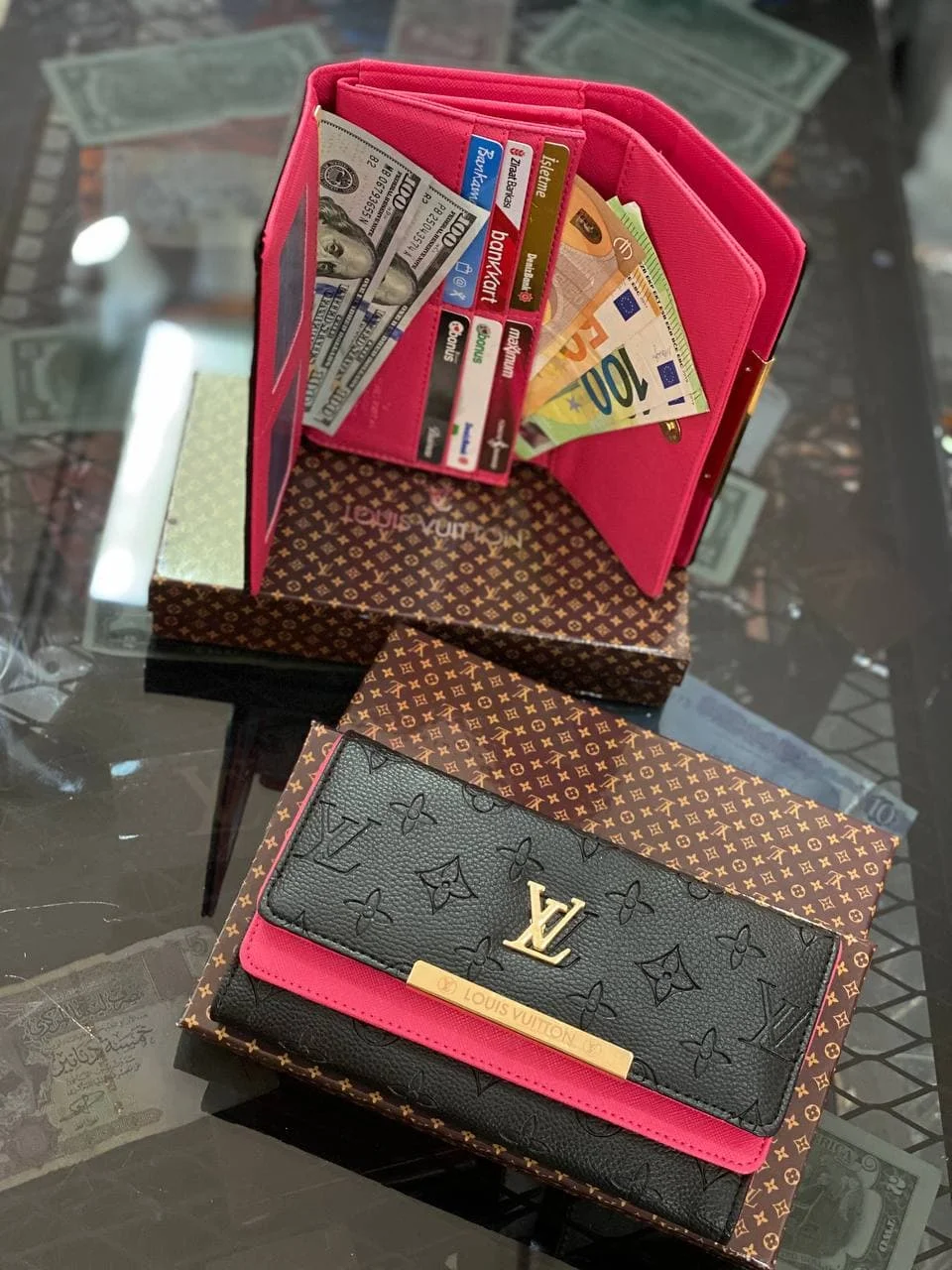 

Genuine leather ladies wallet delivery 3-4 in days. Check our purse wallet set prices