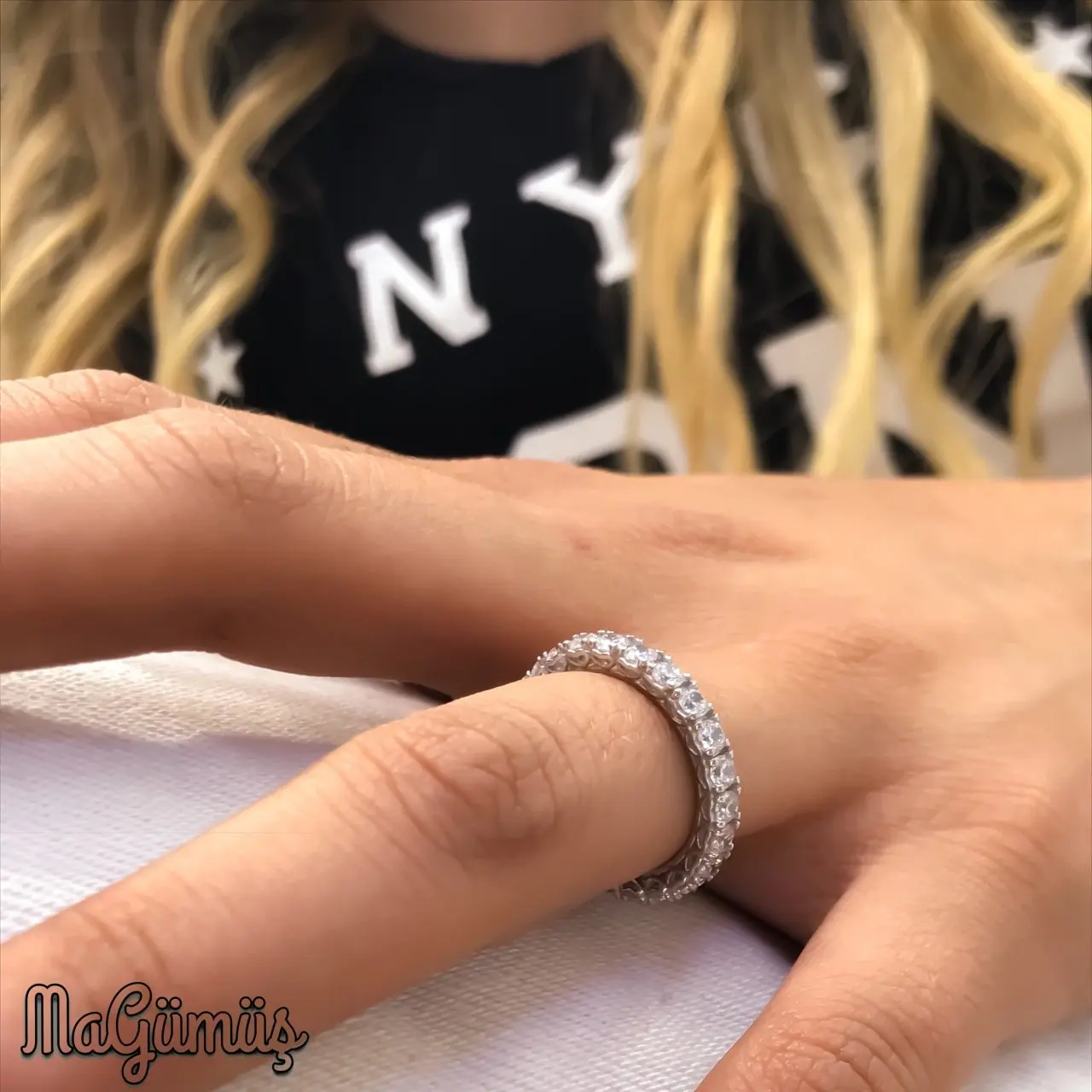 

Бриллиантовая модель Циркон в один ряд Stone Tamtur Gümüş Ring