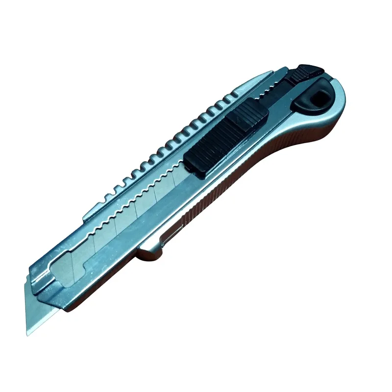 Нож строительный &quotSILVER&quot с фиксатором лезвия ширина 18мм (5 лезвий в комплекте) -