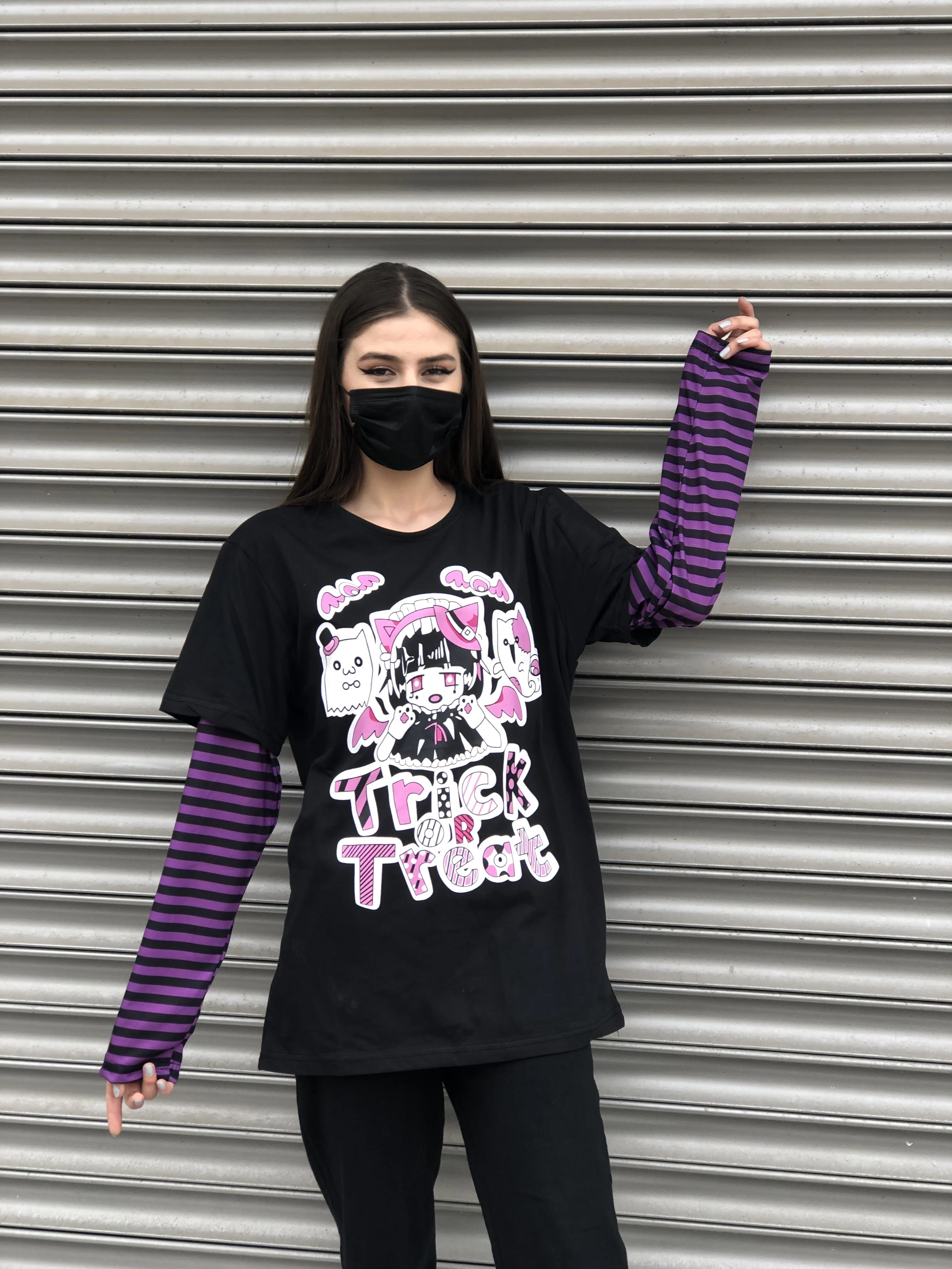 

Anime Harajuku Trick Or Treat Striped Long Sleeve Unisex T-Shirt Fashion Cotton O Neck Top Female TShirt on Street Trend Free
