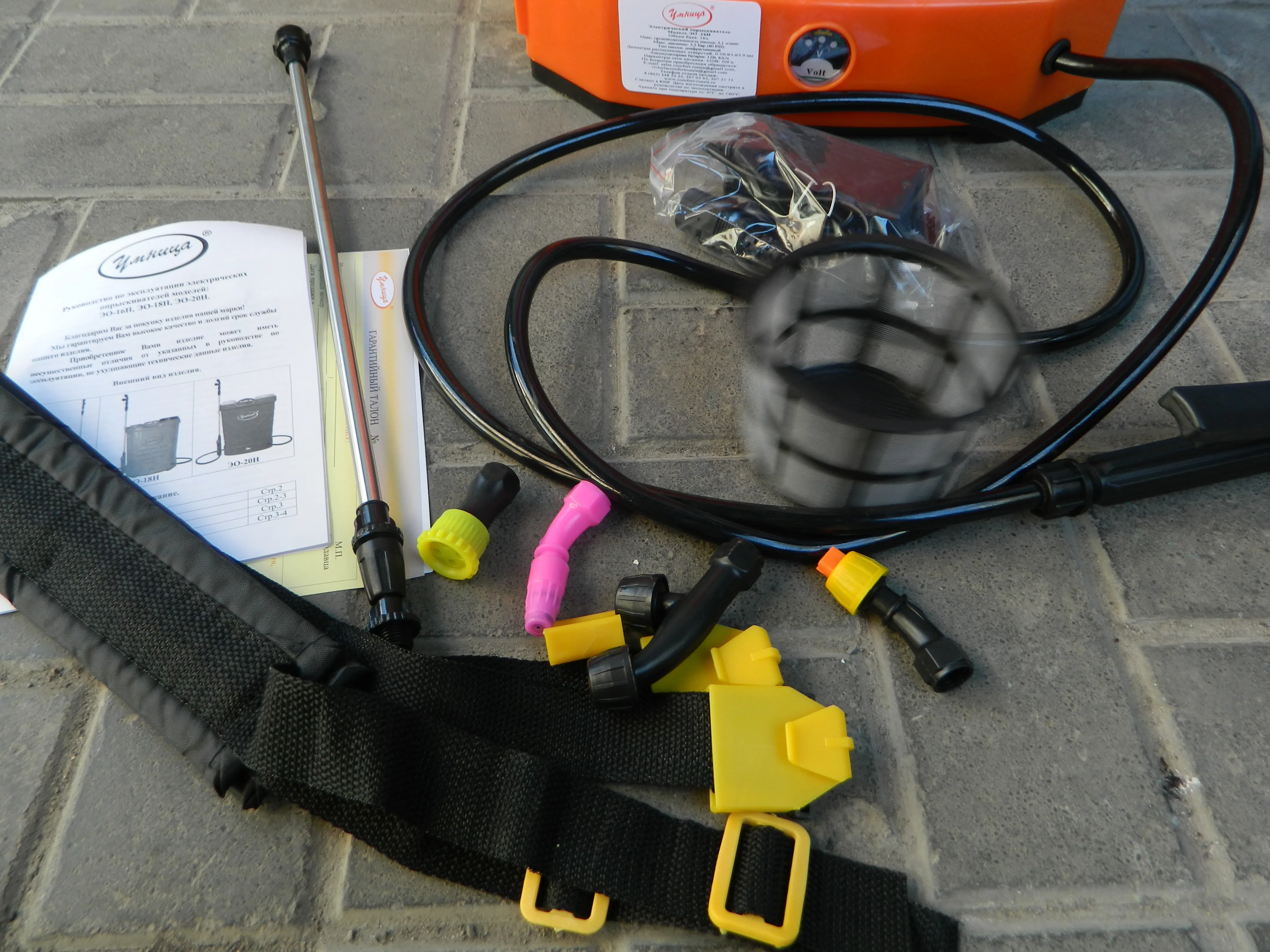 Опрыскиватель аккумуляторный ранцевый Комфорт &quotУмница&quot ЭО 16Н с регулятором