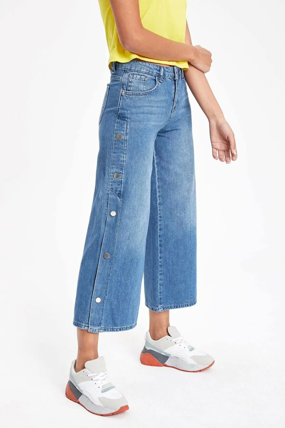 Женские джинсы с широкими штанинами DeFacto светло голубые длиной до щиколотки