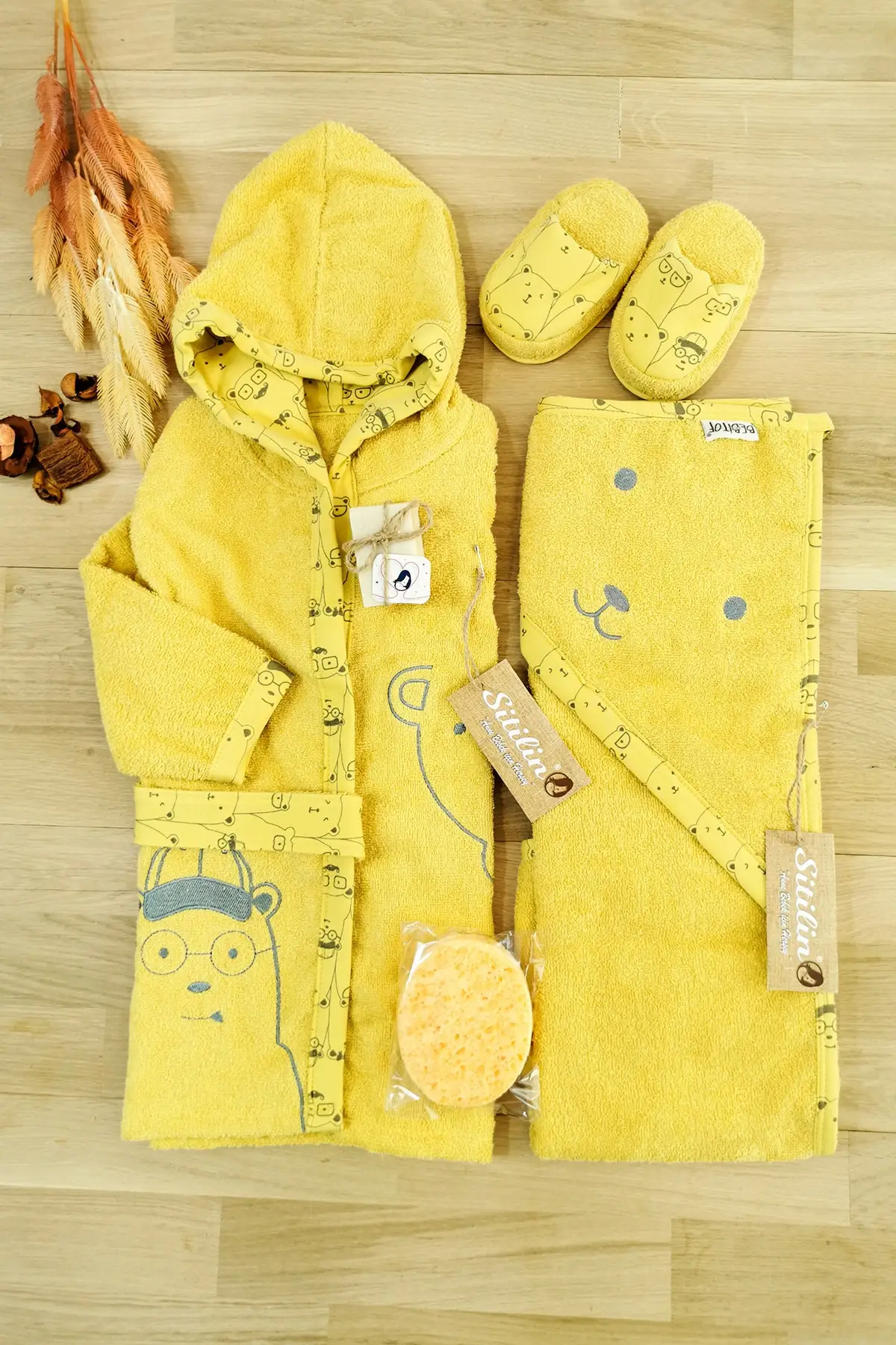 

Baby Boy Bathrobe Towel Natural Laurel Olive Oil Soap Set
