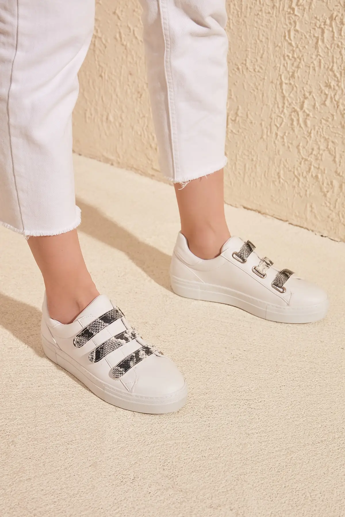 Женские кроссовки со змеиным принтом TAKSS20SN0056|Женские и кеды| |