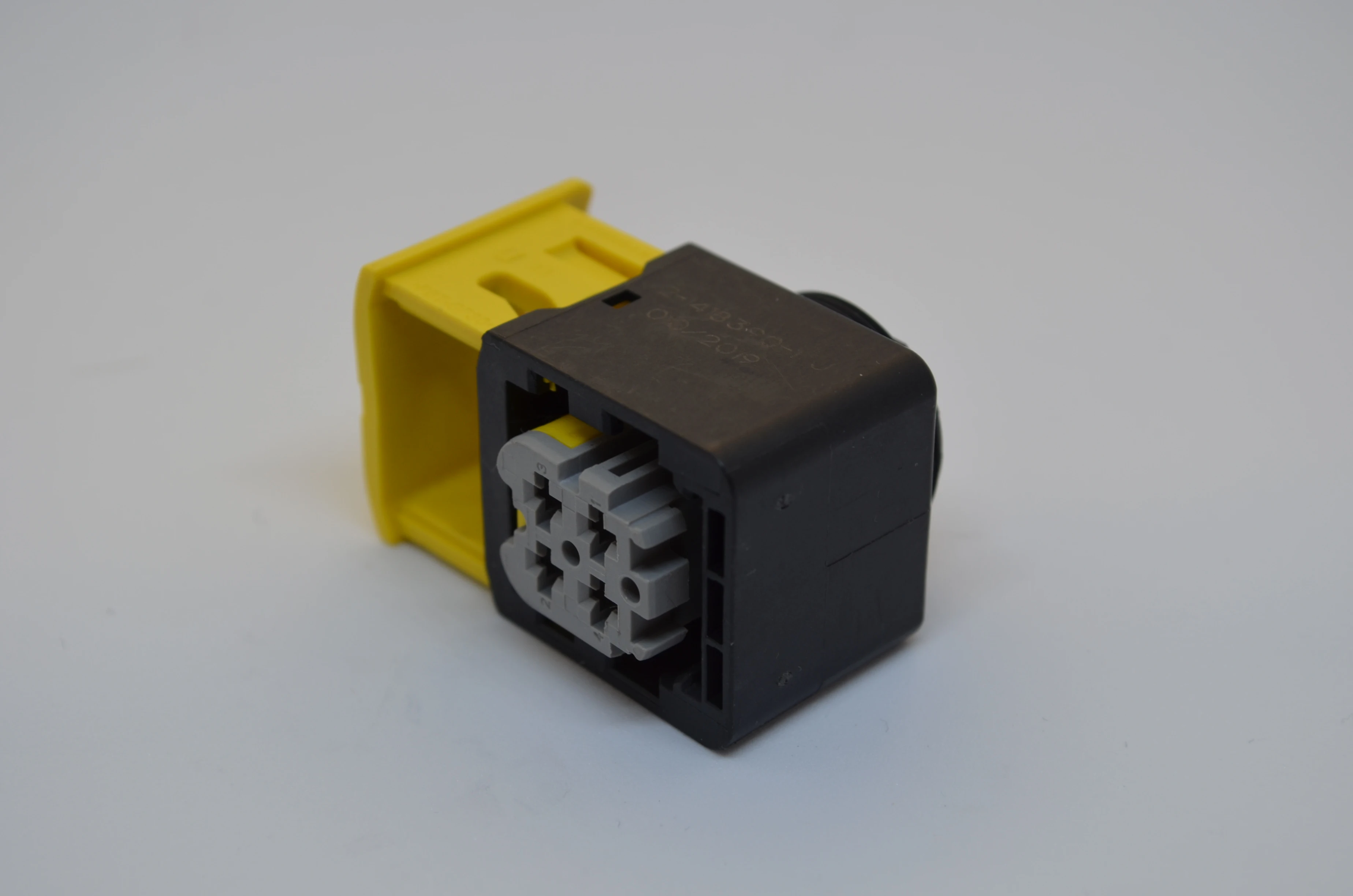 adm3 камаз 5490 распиновка