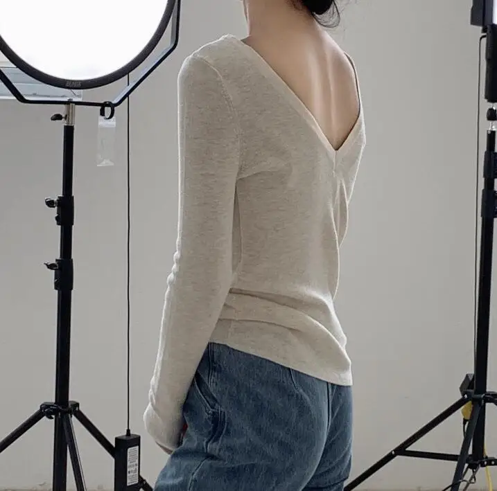 

Womens U-neck Sweater Slim Fit Long-sleeved Thin Top